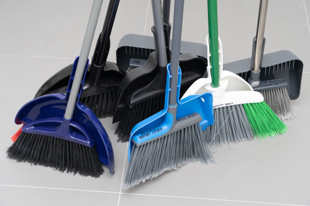 Exploring the Differences Between Broom and Brush